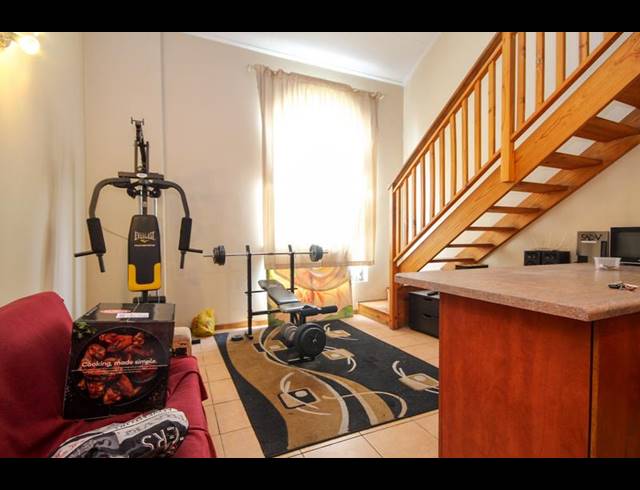 2 BEDROOM APARTMENT FOR SALE IN HALFWAY HOUSE